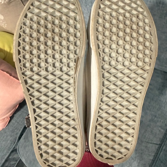 Vans - Picture 4 of 5